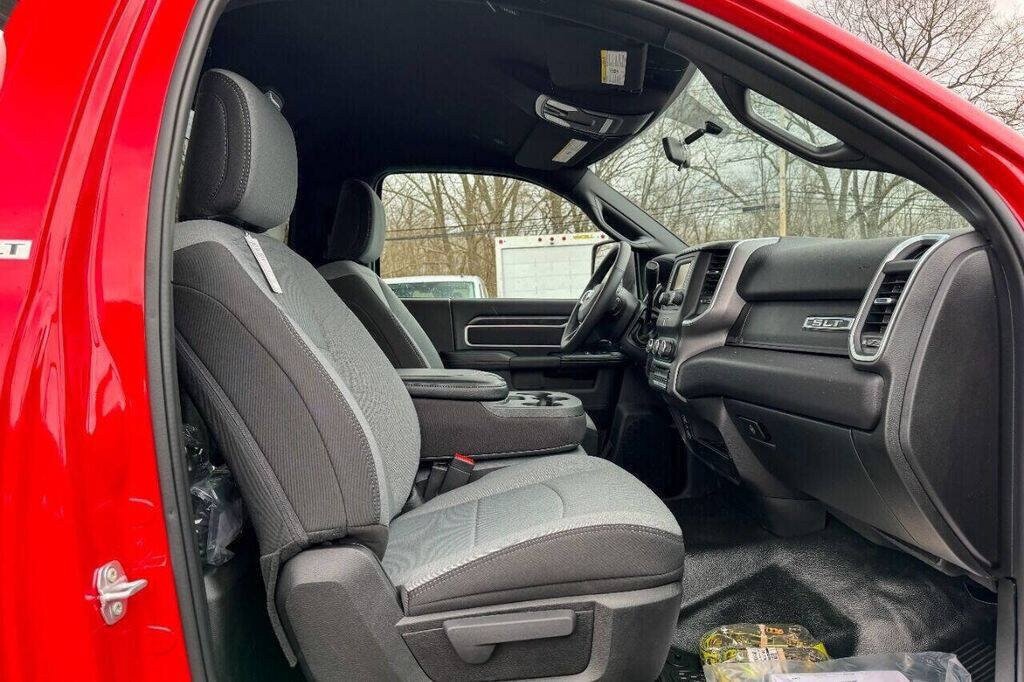 Used 2024 RAM 5500 SLT w/ Quick Order Package 2YG SLT AWD/4WD image 9