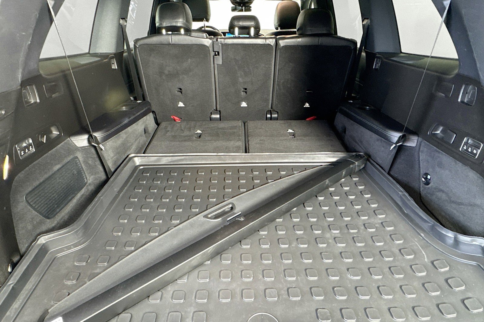 Used 2022 Mercedes-Benz GLS 450 4MATIC image 25