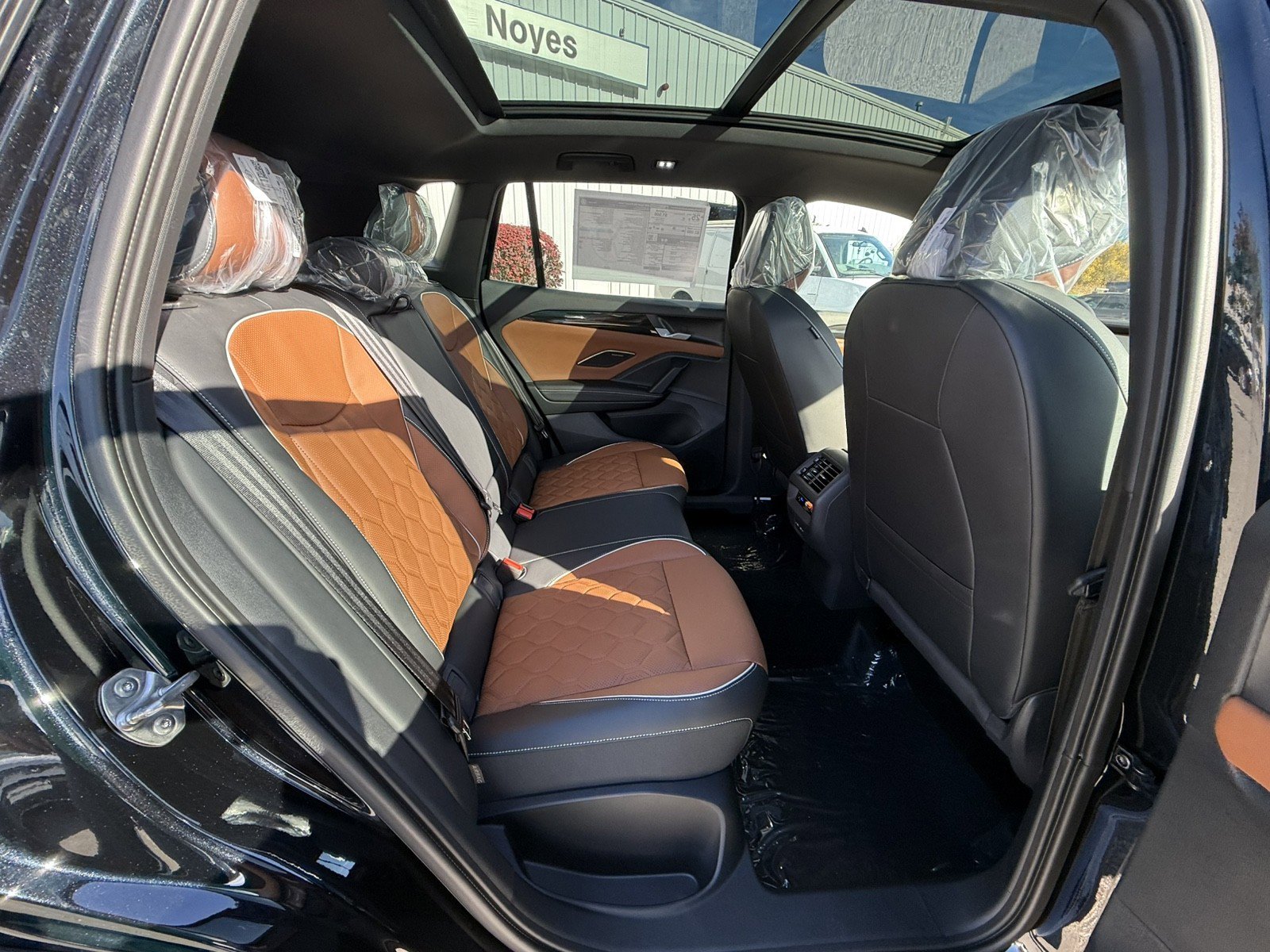 New 2026 Volkswagen Tiguan SEL R-Line image 23