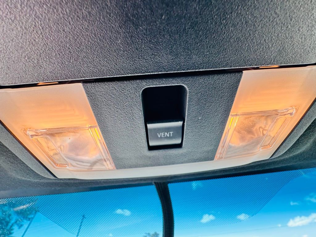 Used 2016 Ford Expedition XLT w/ Equipment Group 202A image 30