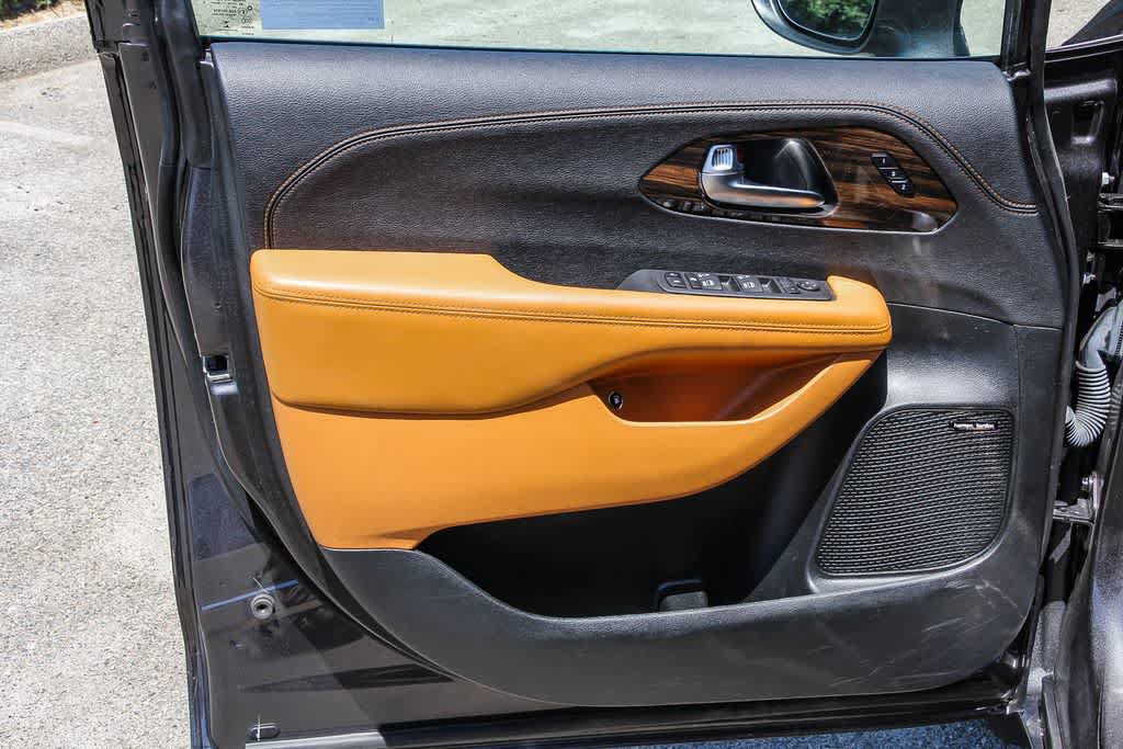 Used 2022 Chrysler Pacifica Pinnacle FWD image 23