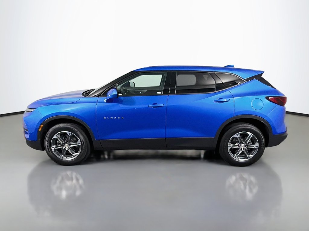 Used 2025 Chevrolet Blazer LT AWD/4WD image 4