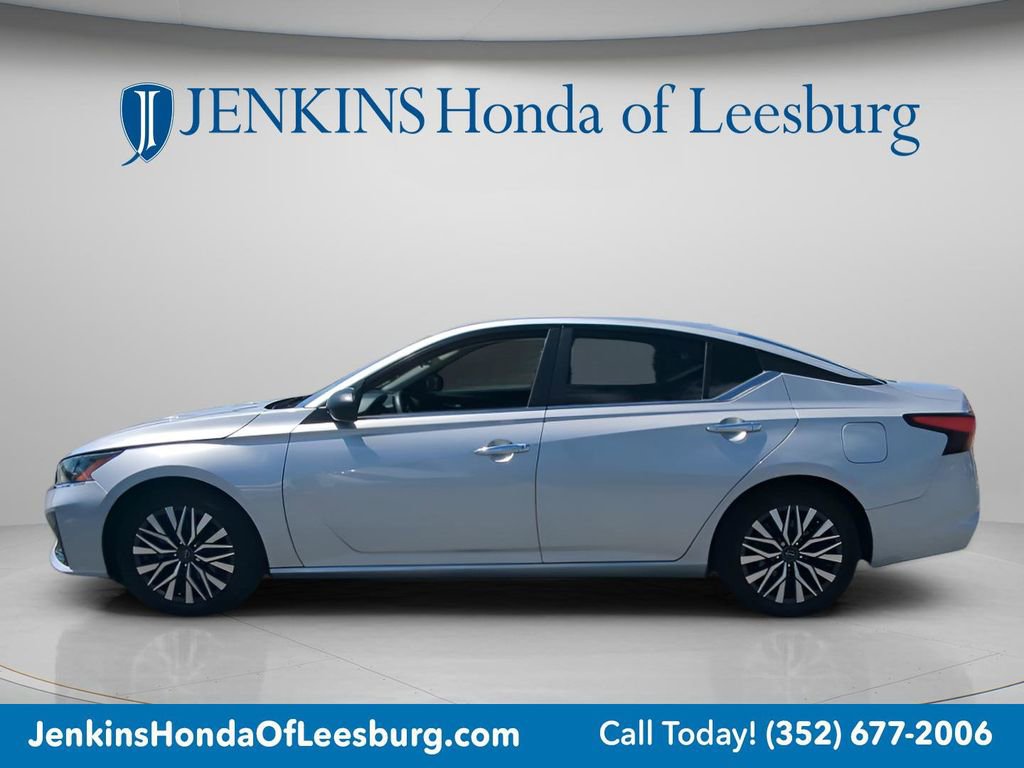 Used 2024 Nissan Altima 2.5 SV image 7