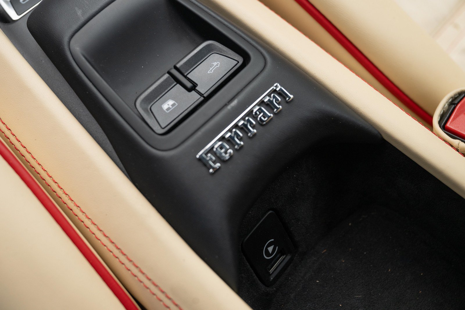 Used 2023 Ferrari F8 Tributo RWD image 47