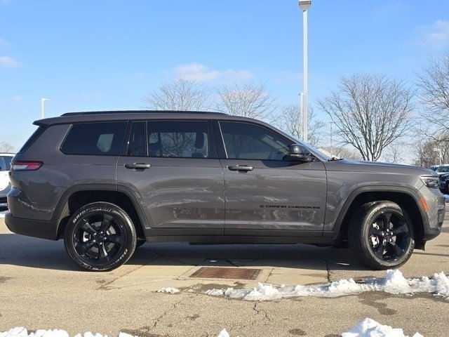 Used 2025 Jeep Grand Cherokee L Altitude image 30