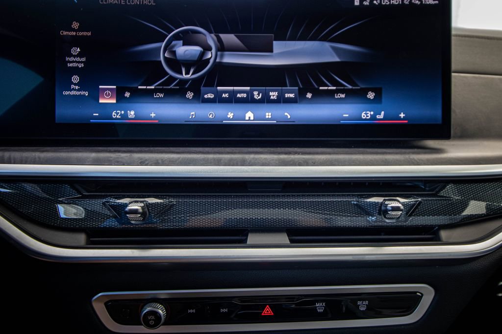 Used 2025 BMW X7 xDrive40i w/ M Sport Package AWD/4WD image 45