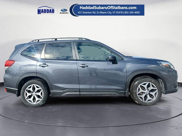 Used 2023 Subaru Forester Premium image 6
