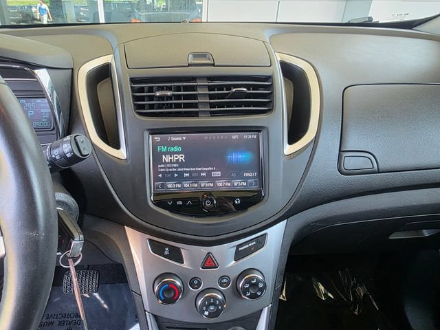 Used 2015 Chevrolet Trax LT w/ LT Sun and Sound Package AWD/4WD image 28