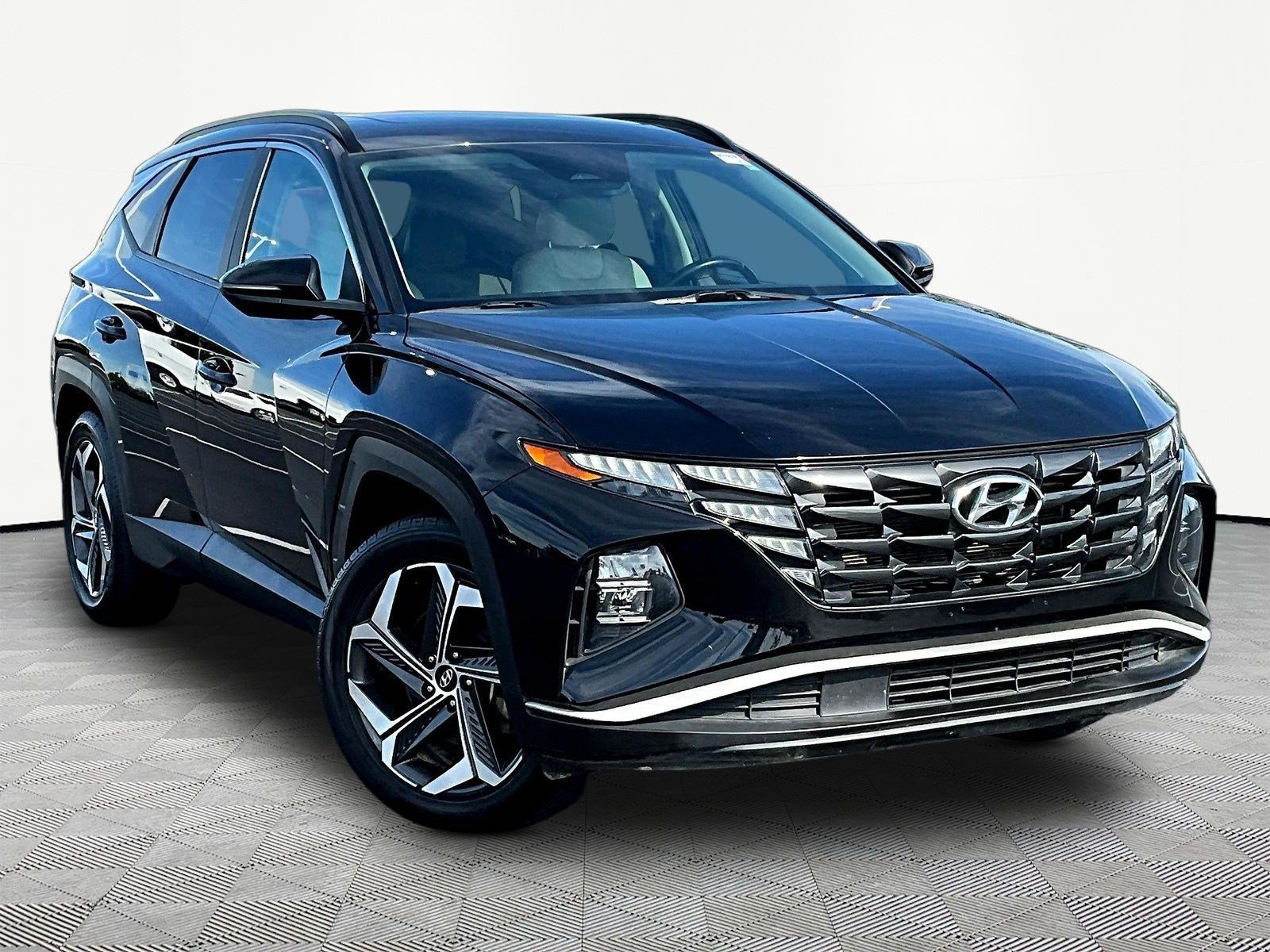Used 2023 Hyundai Tucson SEL w/ Convenience Package FWD image 3