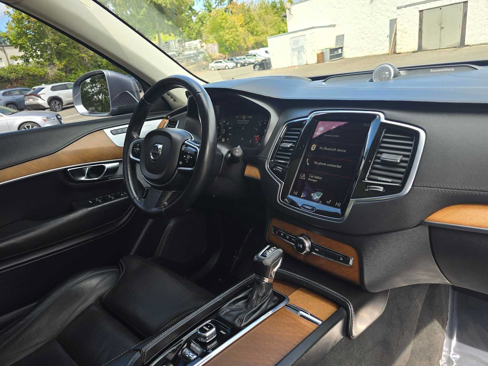 Used 2016 Volvo XC90 T6 Inscription w/ Vision Package AWD/4WD image 10