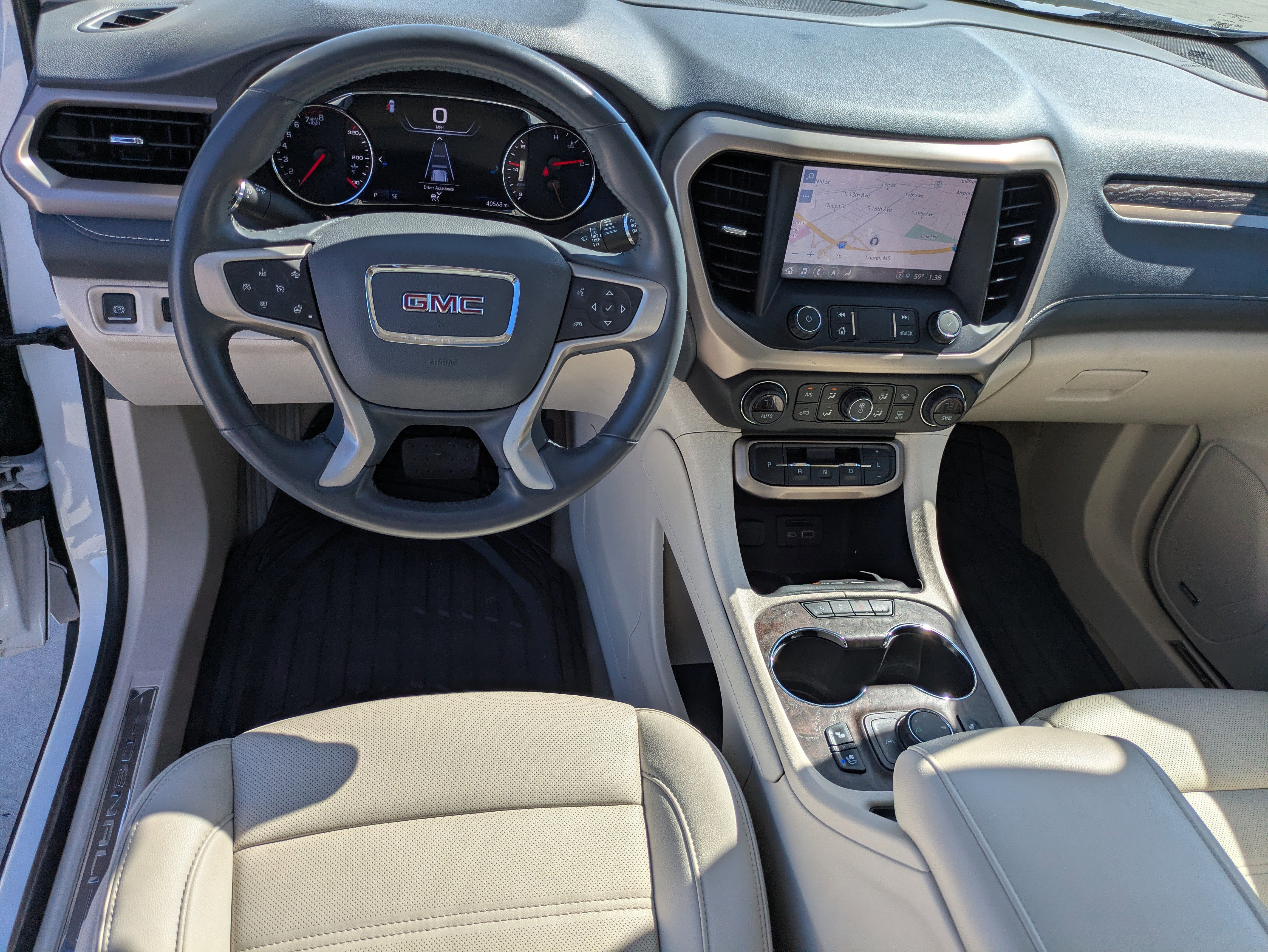 Used 2022 GMC Acadia Denali w/ Denali Ultimate Package image 17