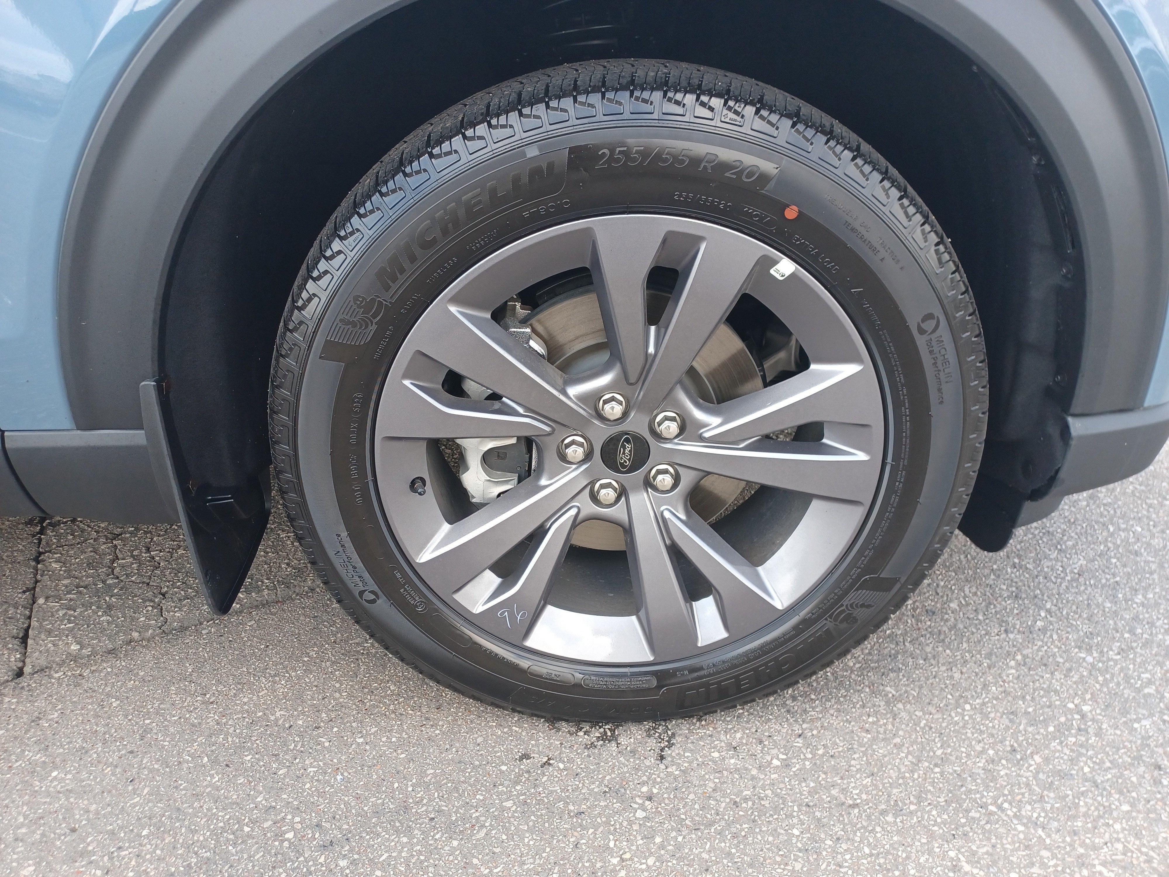 New 2025 Ford Explorer Active w/ Active Comfort Package image 8