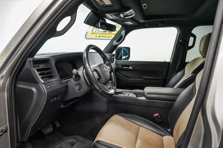 Used 2024 Lexus GX 550 AWD/4WD image 18