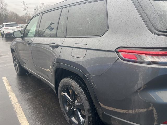 Used 2022 Jeep Grand Cherokee L Laredo image 7