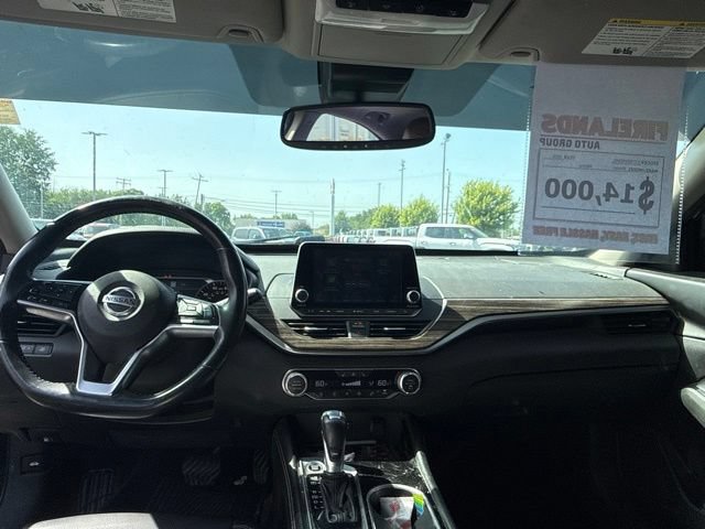 Used 2020 Nissan Altima 2.5 SL FWD image 11