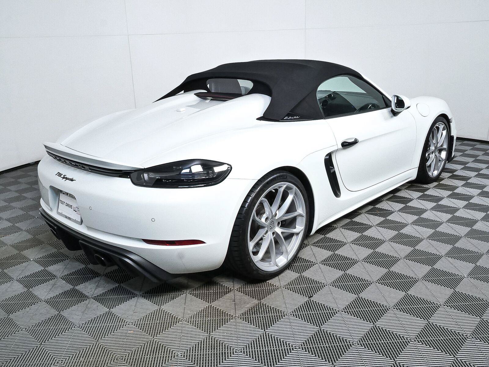 Used 2021 Porsche 718 Boxster Spyder RWD image 34