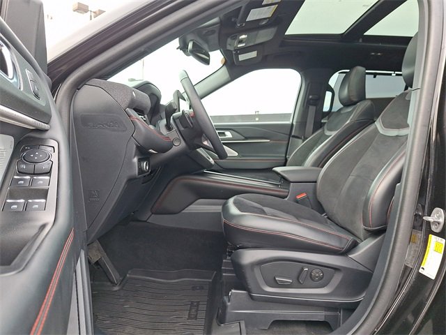 Used 2025 Ford Explorer ST image 14
