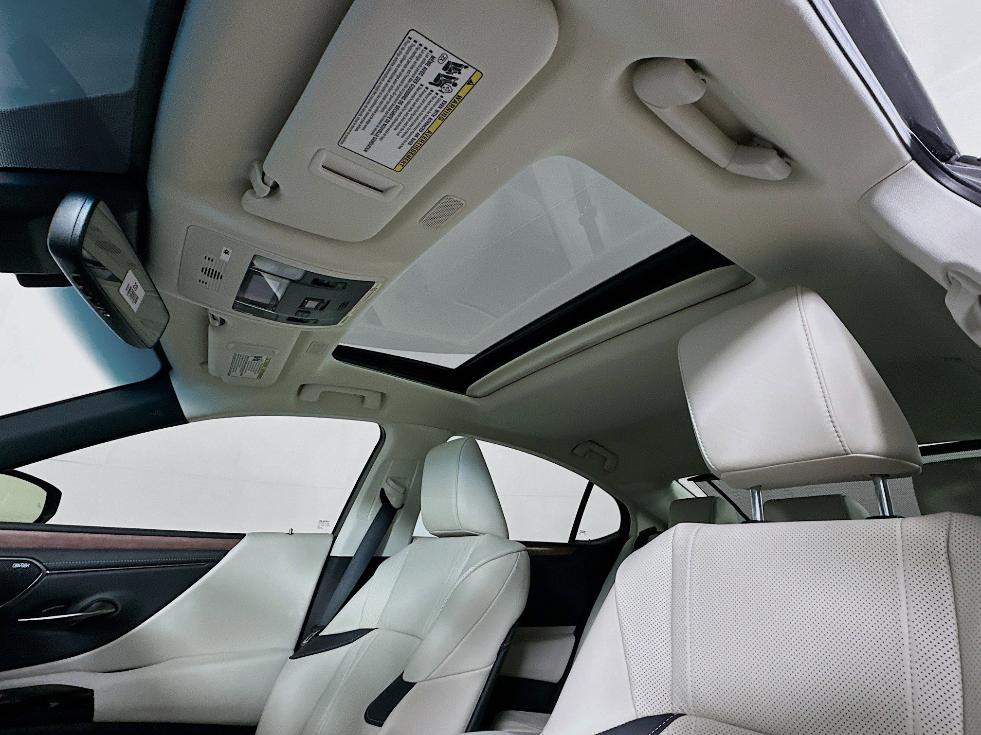 New 2025 Lexus ES 300h w/ Luxury Package image 23