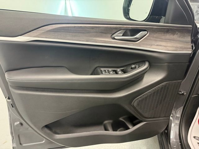 New 2026 Jeep Grand Cherokee L 4WD image 11