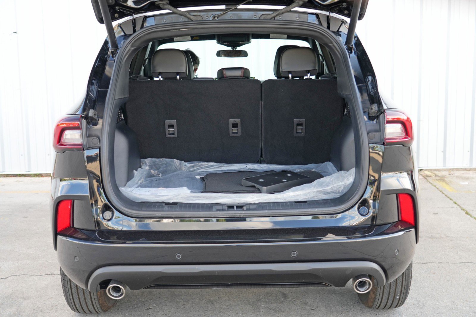 Used 2024 Ford Escape ST-Line w/ Tech Pack #1 image 8