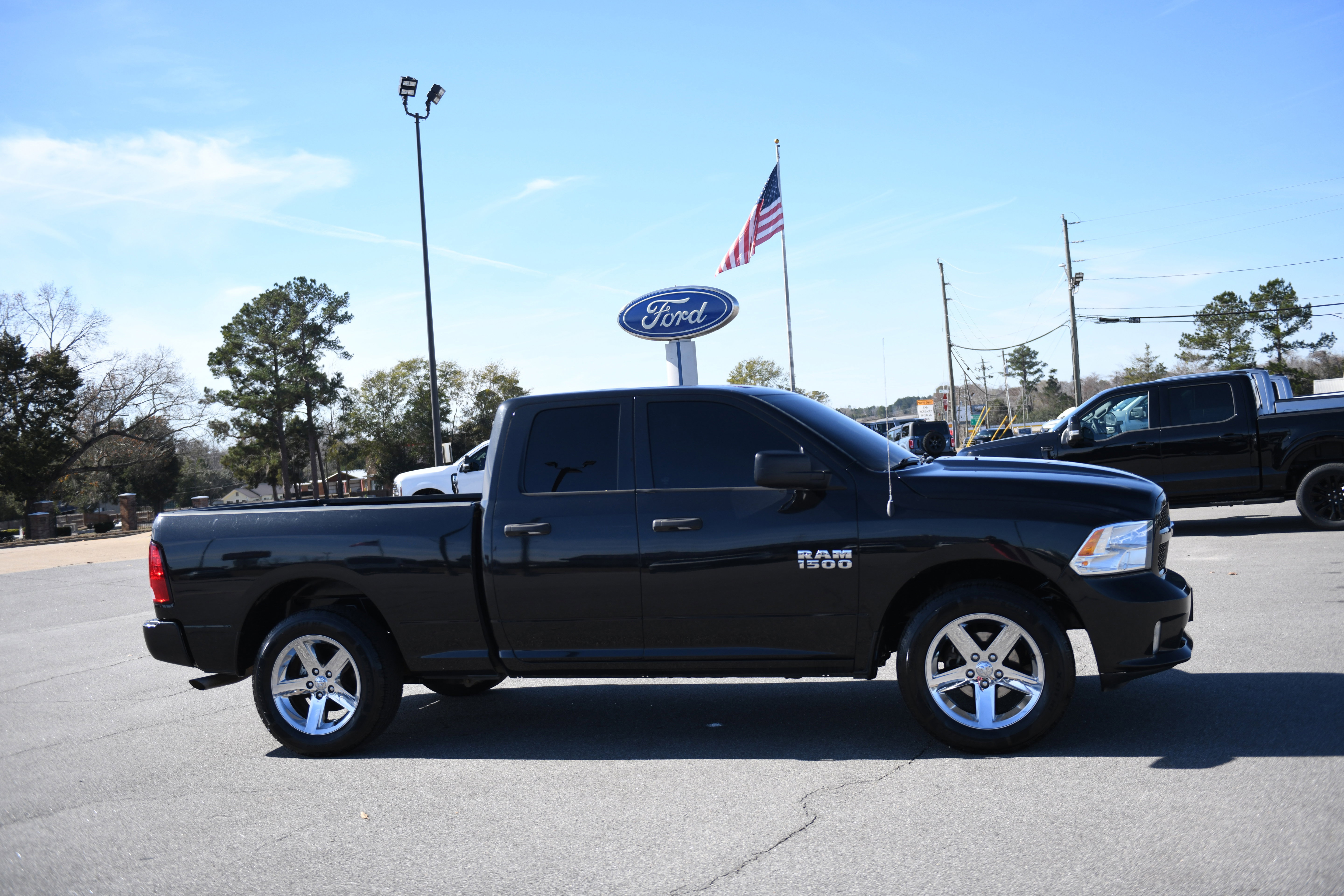 Used 2018 RAM 1500 Express image 1
