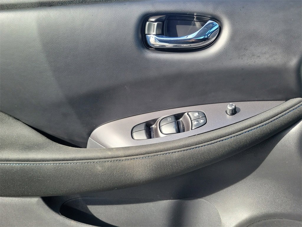 Used 2023 Nissan Leaf S image 15