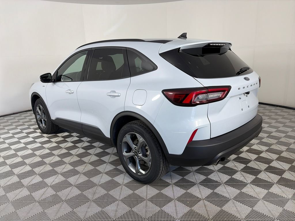 Used 2025 Ford Escape ST-Line Select AWD/4WD image 5