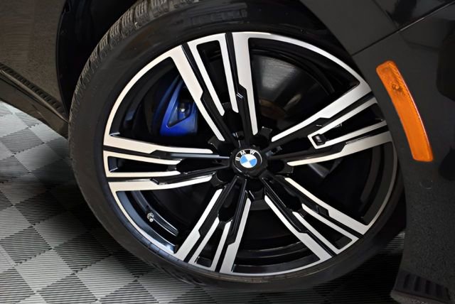 Used 2023 BMW 760i xDrive AWD/4WD image 30