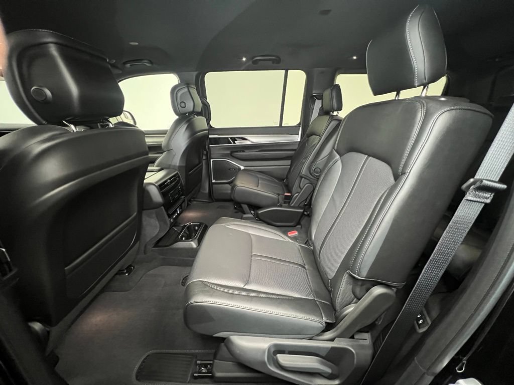 New 2026 Jeep Grand Wagoneer Limited AWD/4WD image 5