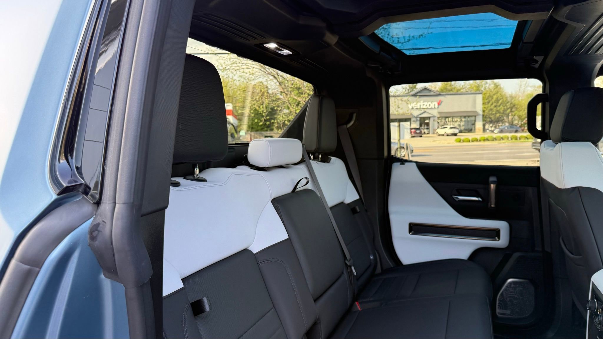 Used 2024 GMC Hummer EV 3X w/ Omega Edition AWD/4WD image 50