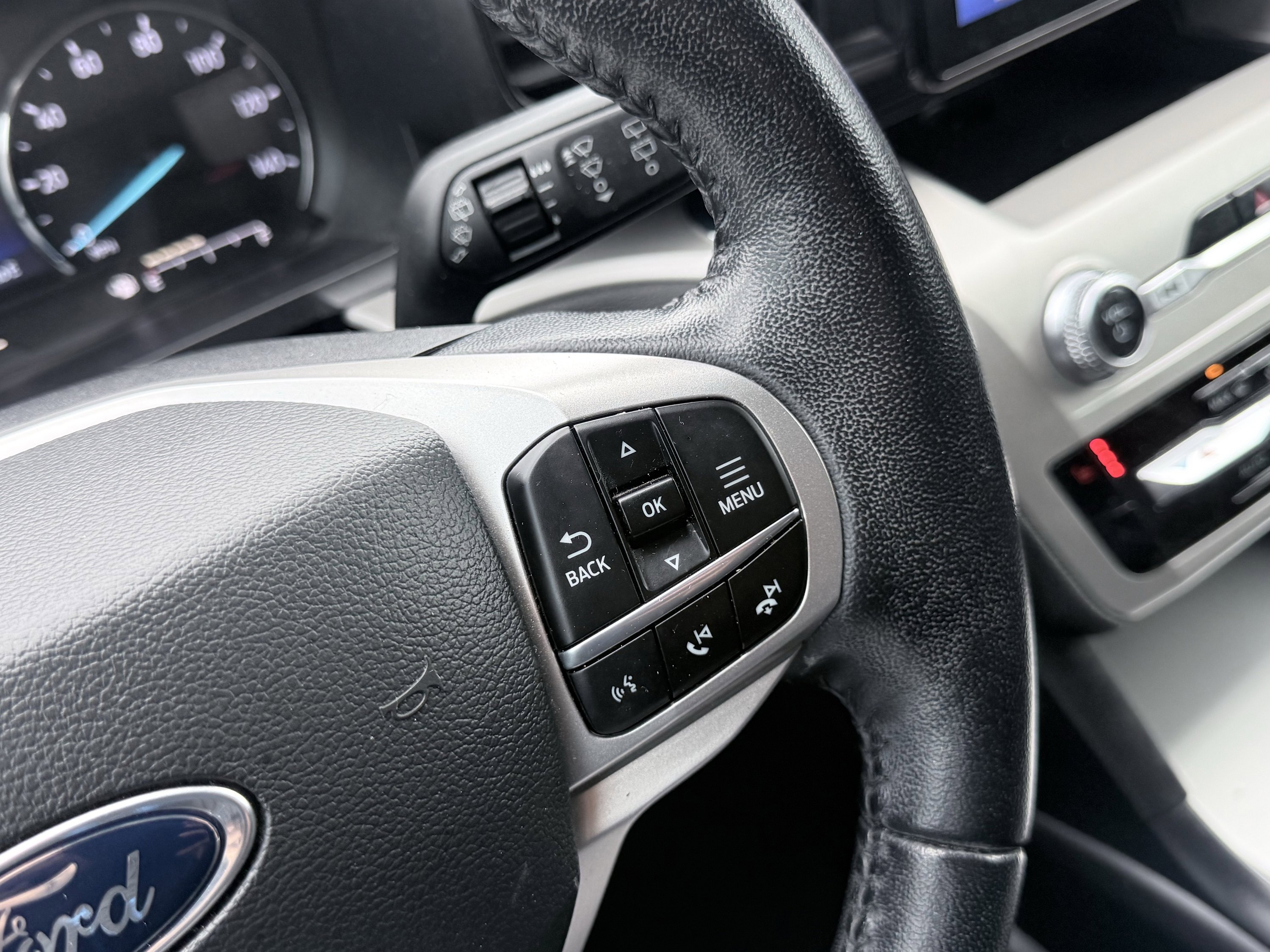 Used 2022 Ford Explorer XLT image 70