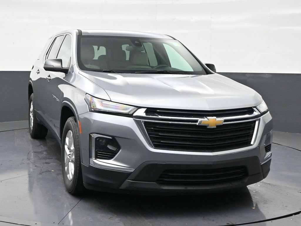 Used 2023 Chevrolet Traverse LS FWD image 7