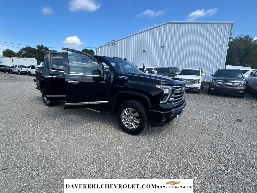 Used 2026 Chevrolet Silverado 2500 High Country w/ High Country Premium Package AWD/4WD image 16