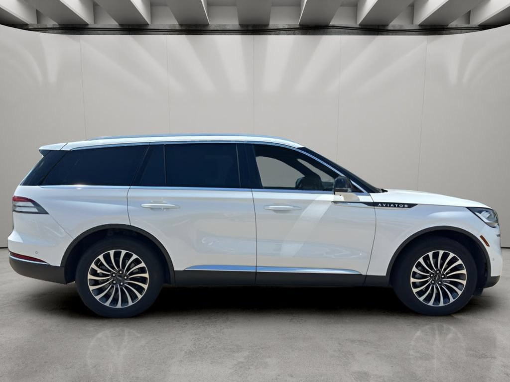 Used 2023 Lincoln Aviator Reserve w/ Elements Package Plus AWD/4WD image 6