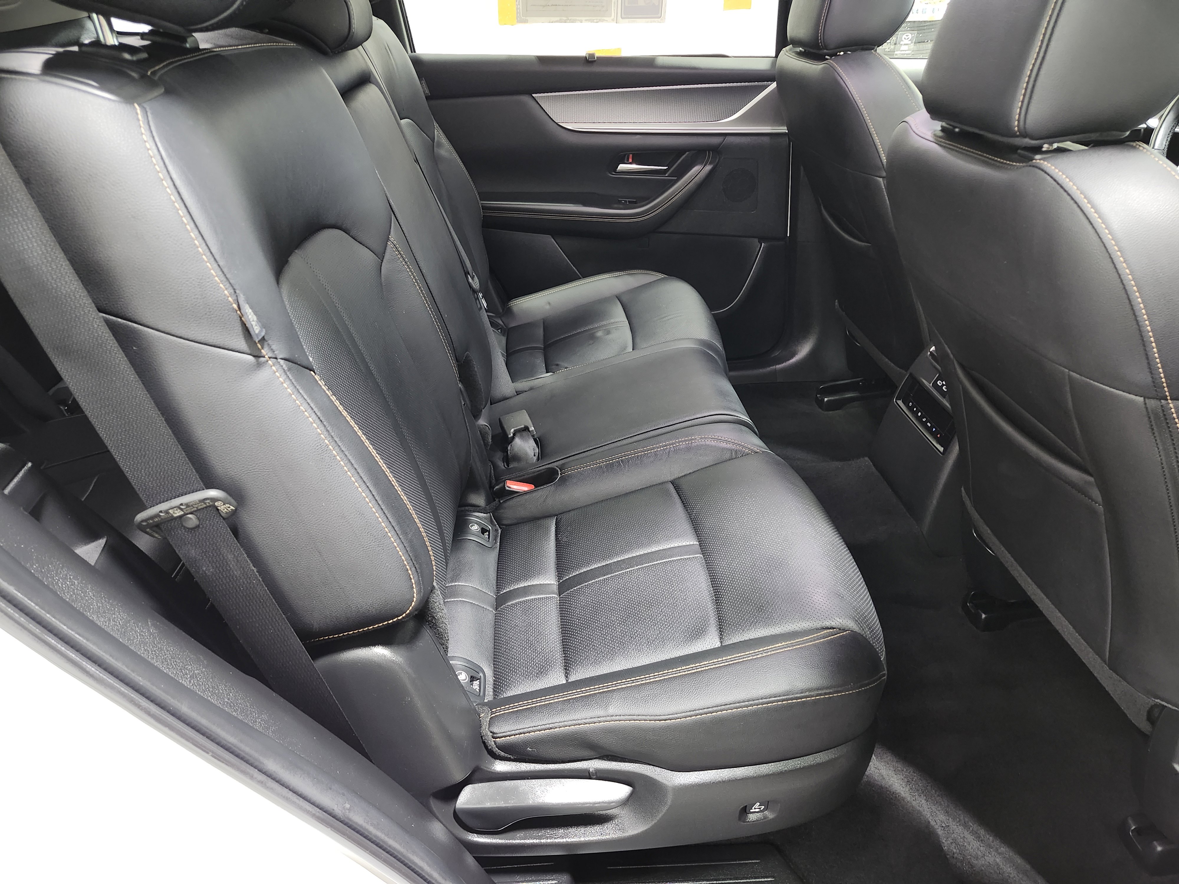Used 2024 MAZDA CX-90 3.3 Turbo w/ Preferred Package AWD/4WD image 11