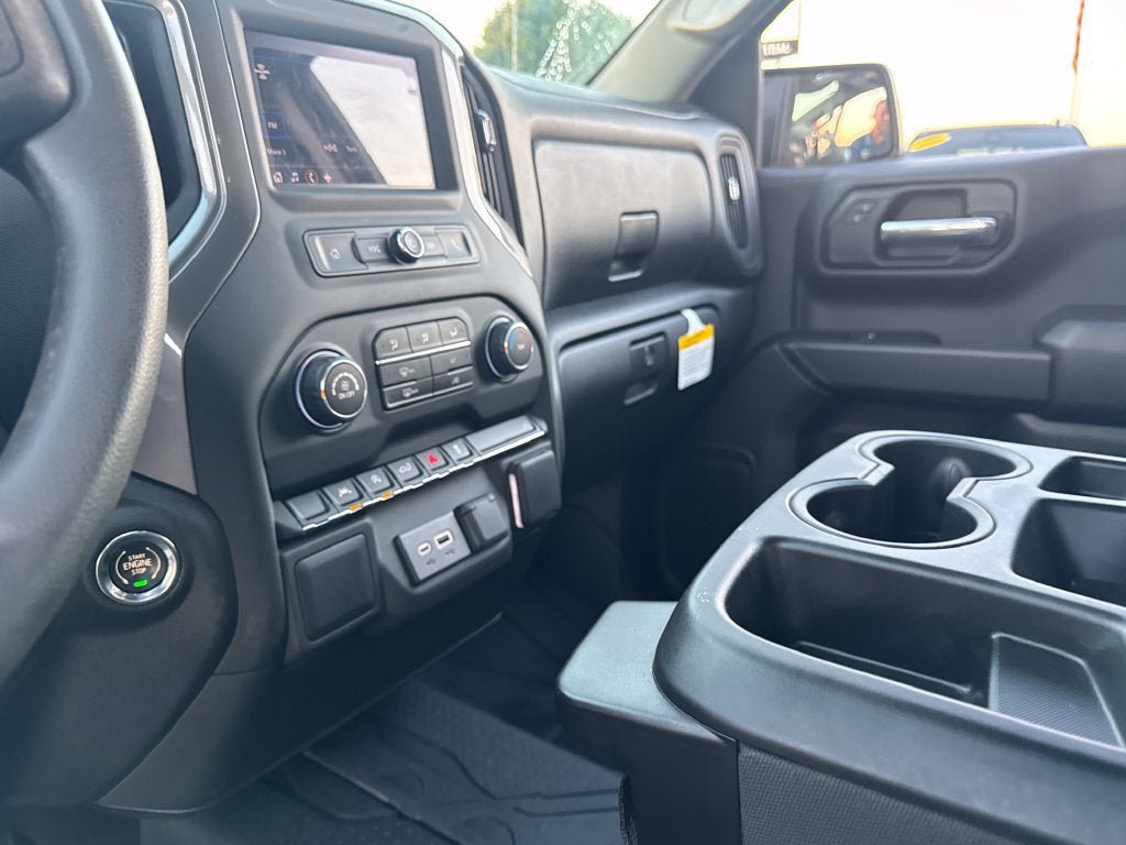 Used 2026 Chevrolet Silverado 1500 Custom w/ Turbomax Blackout Package AWD/4WD image 19