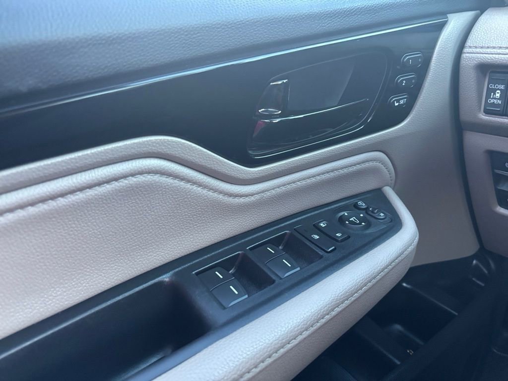 Used 2024 Honda Odyssey Elite image 11