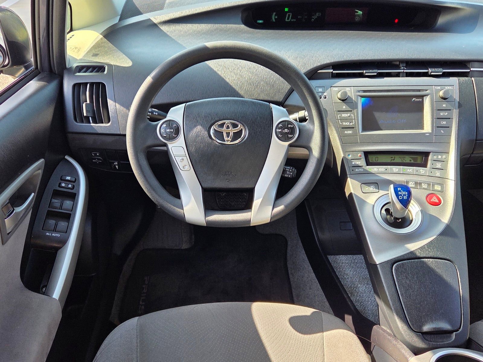Used 2014 Toyota Prius Two image 7