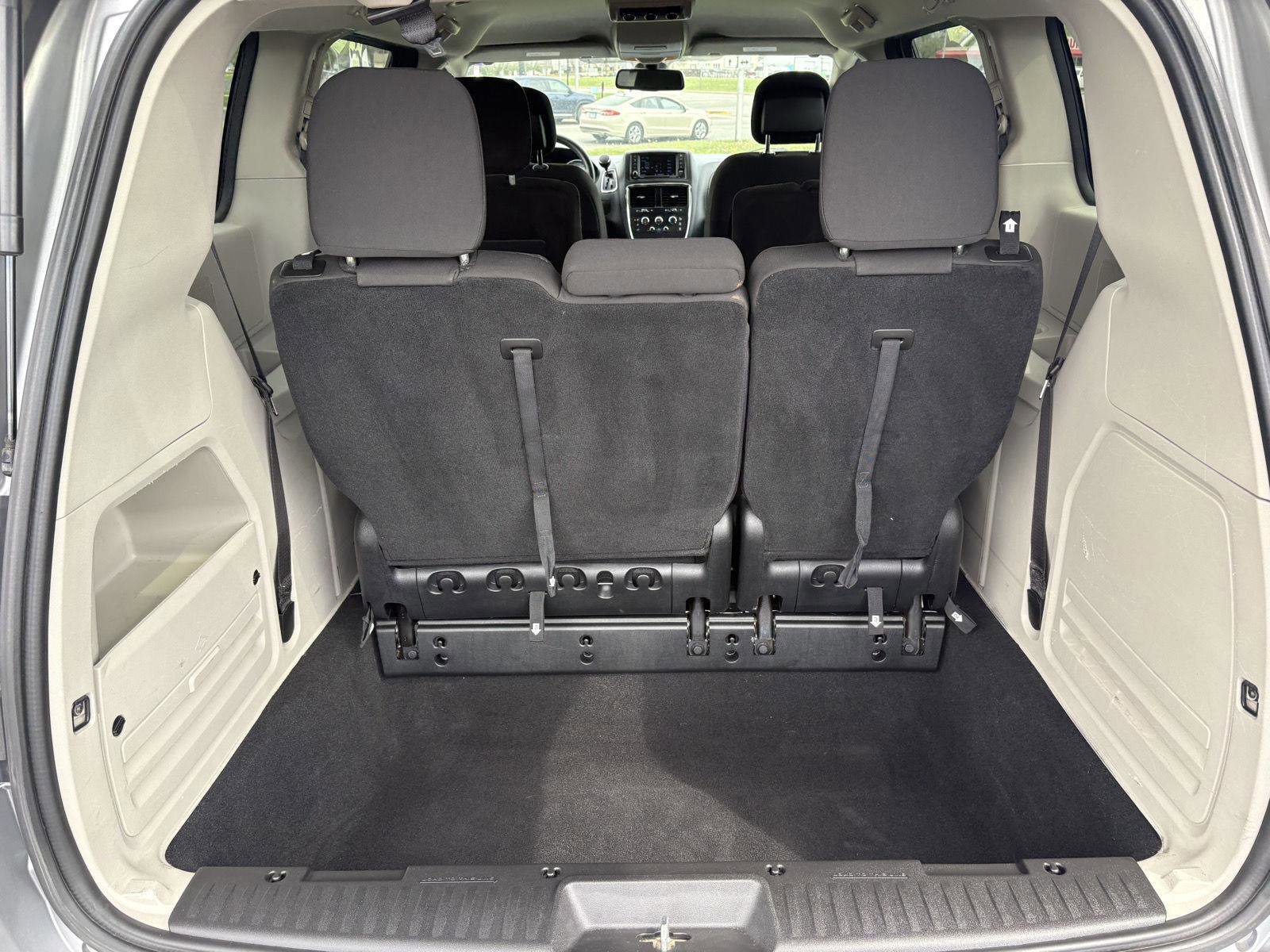 Used 2020 Dodge Grand Caravan SE image 24