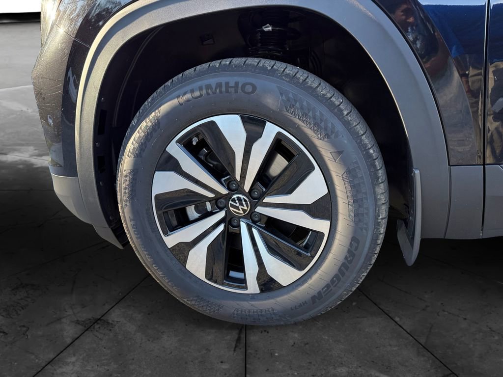 New 2026 Volkswagen Atlas Cross Sport SE image 14
