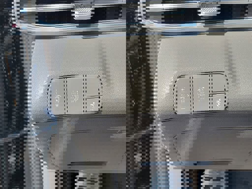 New 2025 Hyundai Elantra SEL image 21