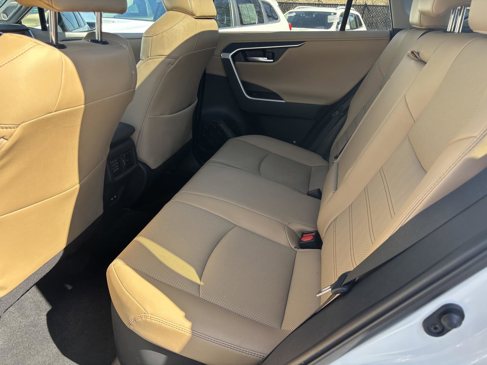 Used 2021 Toyota RAV4 Limited image 10