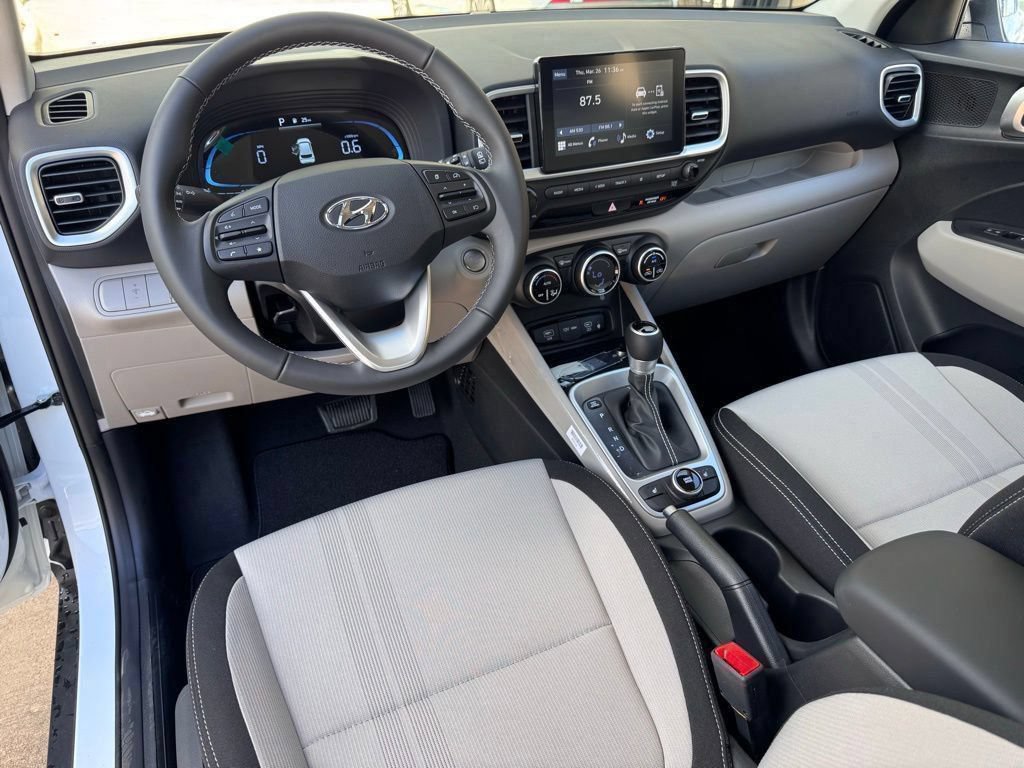 New 2026 Hyundai Venue SEL FWD image 2