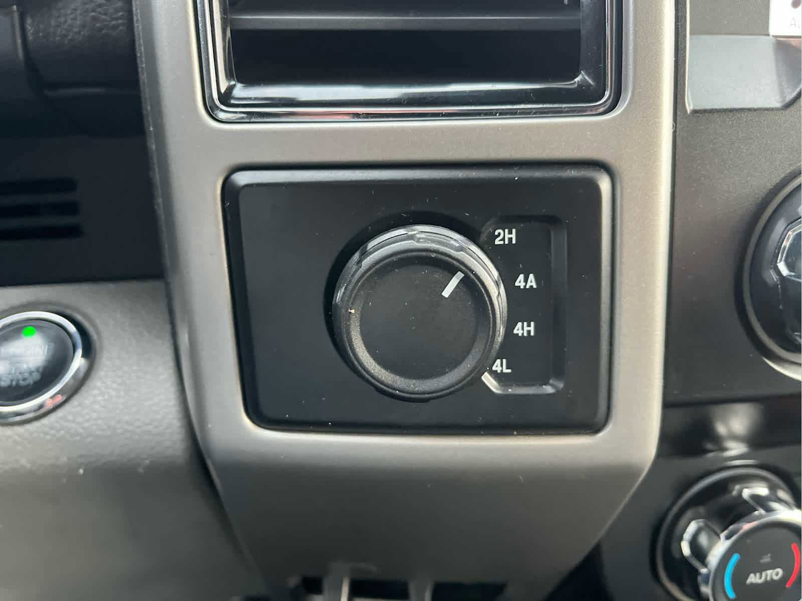 Used 2019 Ford F150 Lariat image 31