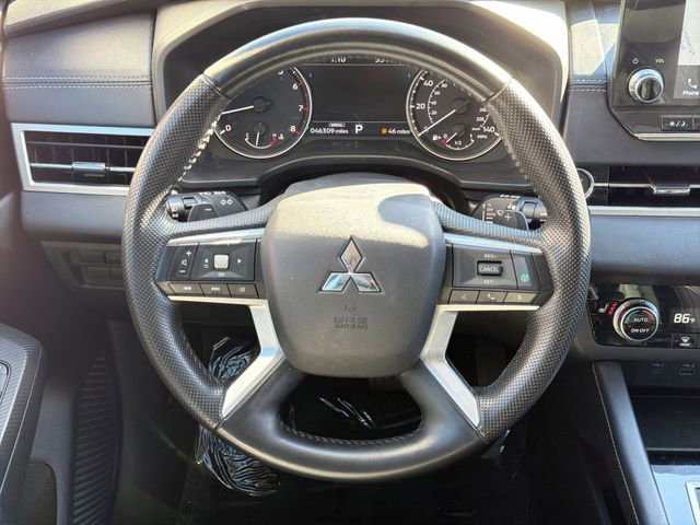 Used 2022 Mitsubishi Outlander SE image 12