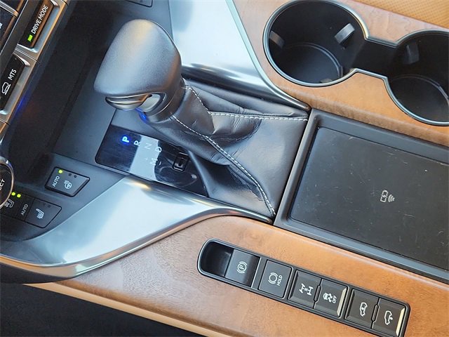 Used 2023 Lexus LX 600 4WD w/ Luxury Package image 16