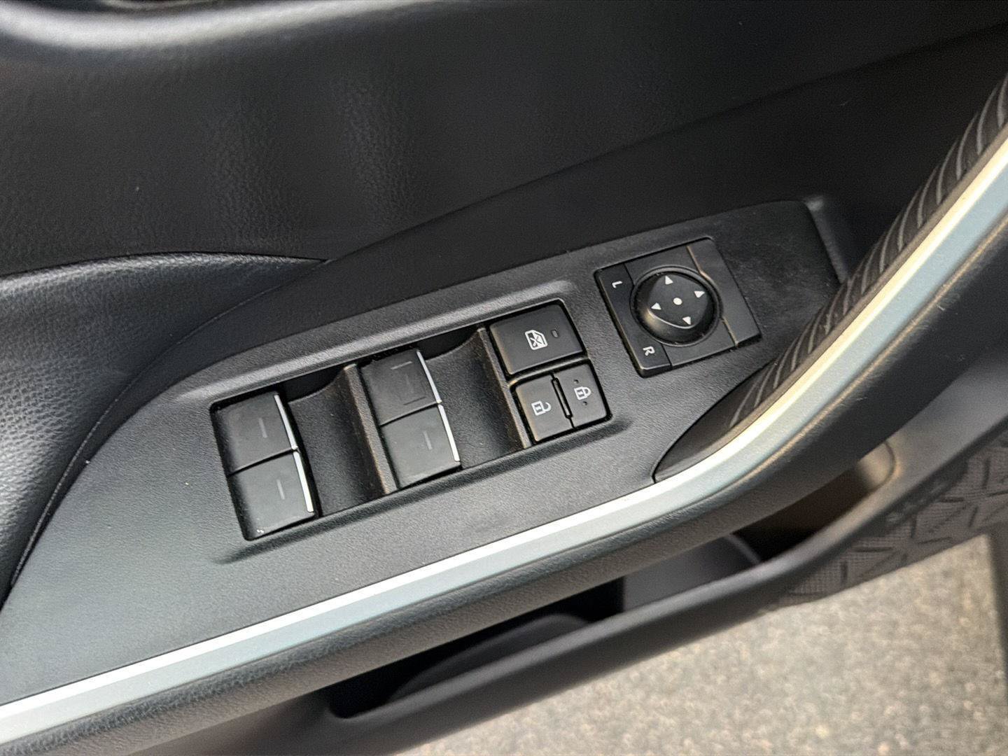 Certified 2023 Toyota RAV4 XLE FWD image 32