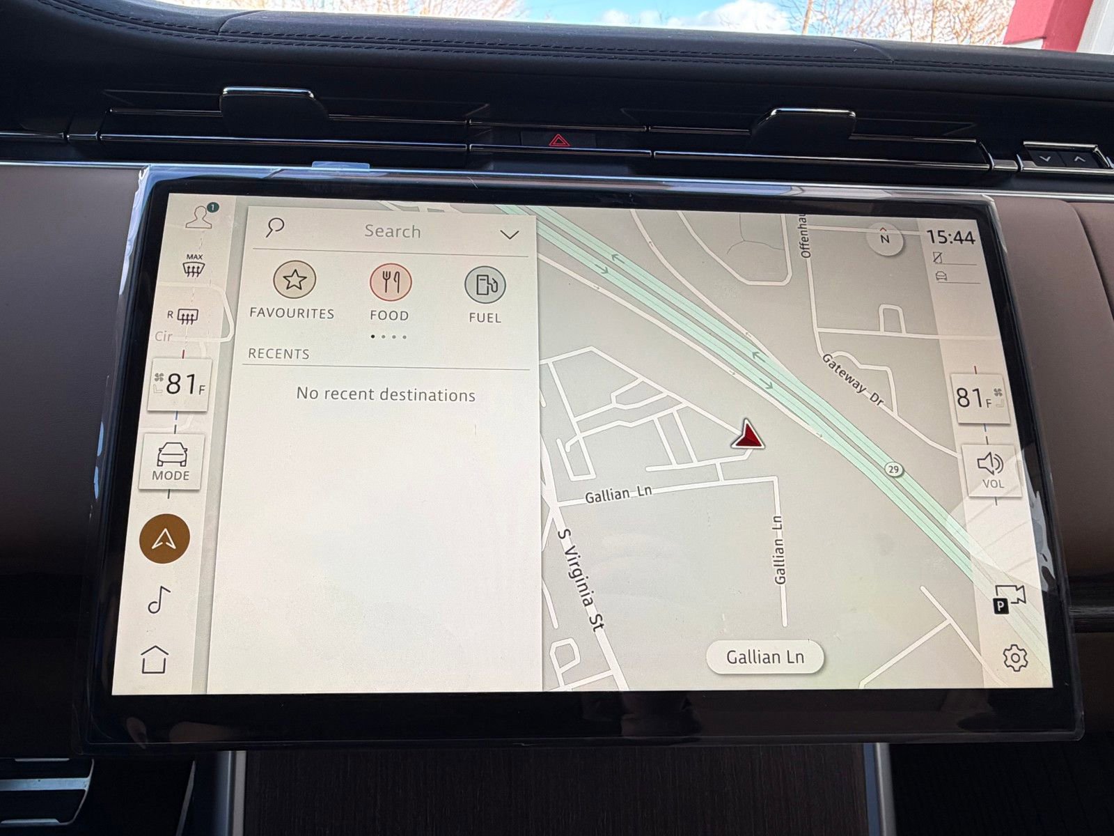 New 2026 Land Rover Range Rover SE image 18