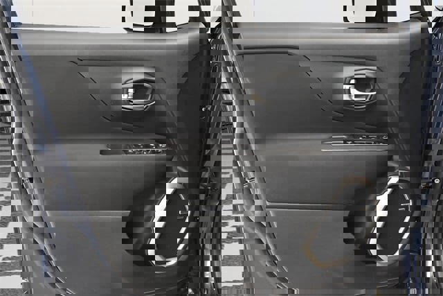 Used 2021 Jeep Renegade Latitude w/ Sun & Sound Group image 22