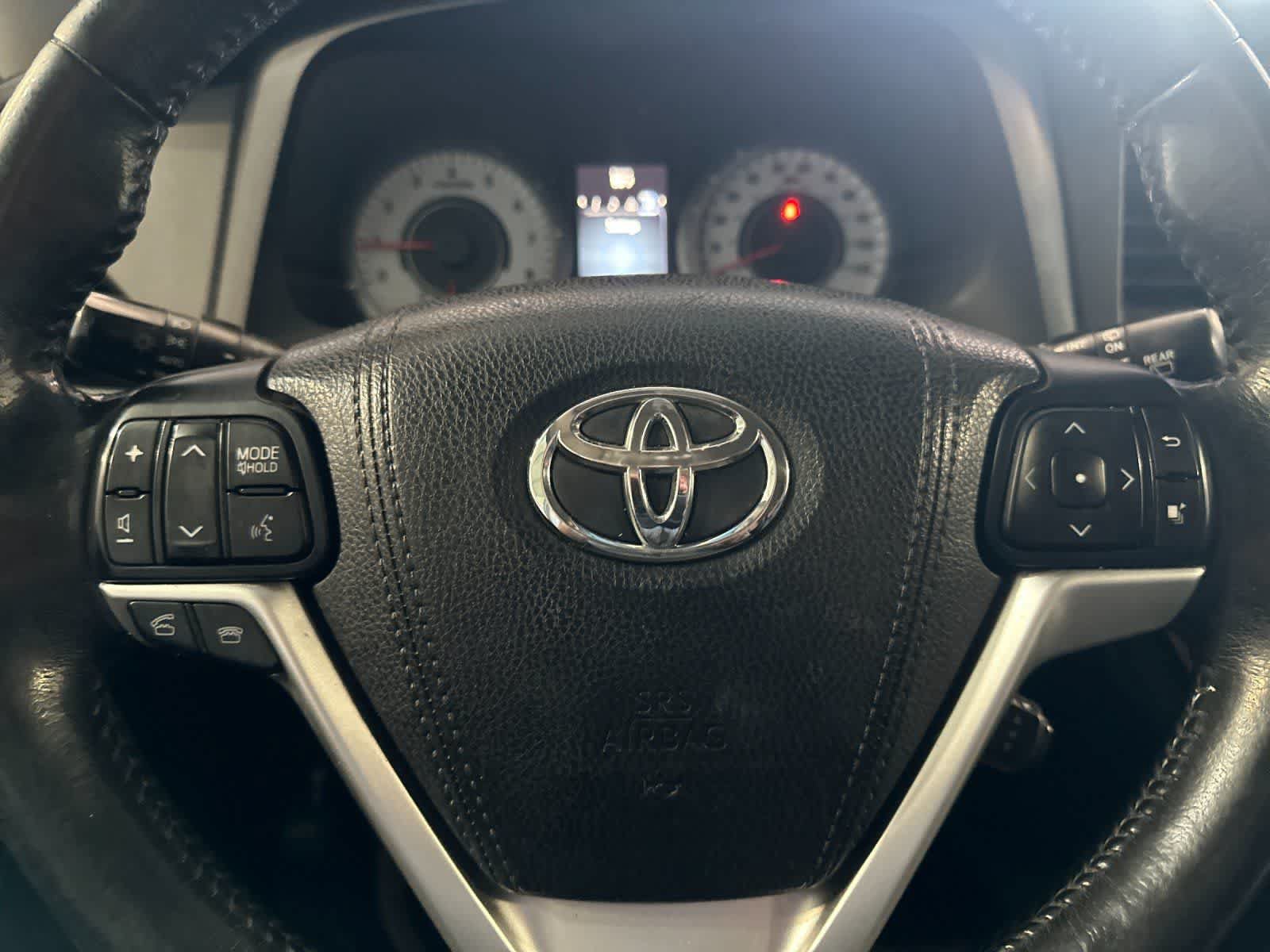 Used 2015 Toyota Sienna SE FWD image 24